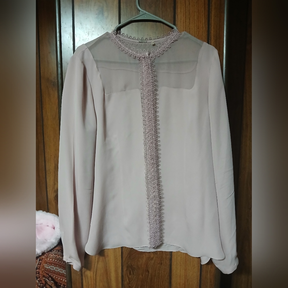 Elie Tahari Silk Blouse with Lace Trim in Light Pink